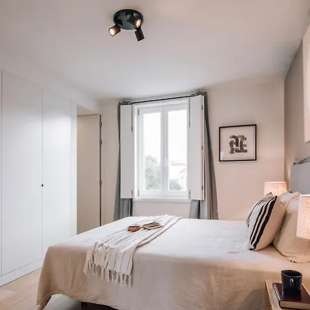Vedras - 2 Bedrooms And Parking In Alcantara * ליסבון