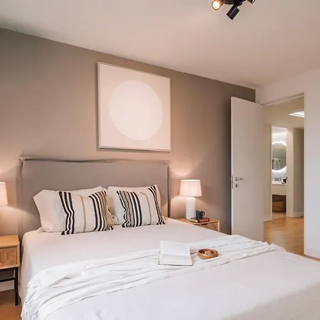 Vedras - 2 Bedrooms And Parking In Alcantara ליסבון