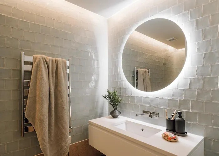 Vedras - 2 Bedrooms And Parking In Alcantara * ליסבון