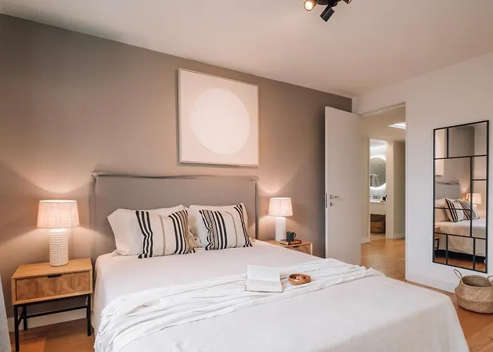 Vedras - 2 Bedrooms And Parking In Alcantara ליסבון