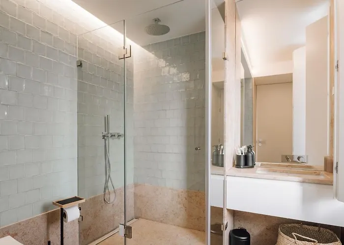 Vedras - 2 Bedrooms And Parking In Alcantara * ליסבון